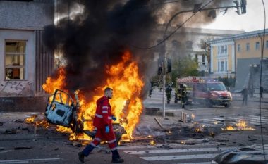 Rusia vazhdon të terrorizojë dhe vrasë civilë në Ukrainë – po shkatërron edhe infrastrukturën energjetike