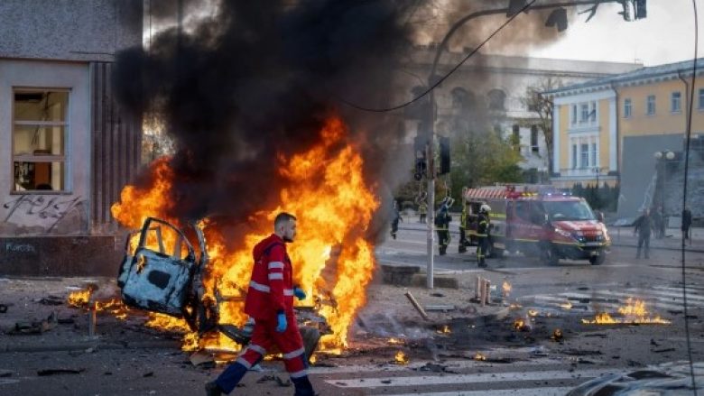 Rusia vazhdon të terrorizojë dhe vrasë civilë në Ukrainë – po shkatërron edhe infrastrukturën energjetike