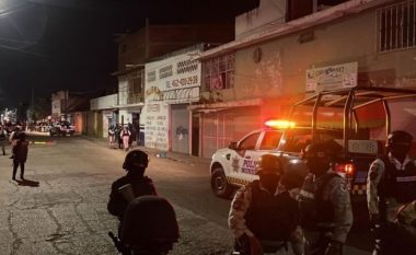 Dymbëdhjetë të vdekur pasi persona të armatosur hapën zjarr në një lokal të qytetit Irapuato të Meksikës
