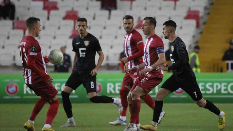 Ballkani po luan për mrekulli në Turqi, i mbyll në epërsi 45 minutat e para ndaj Sivassporit