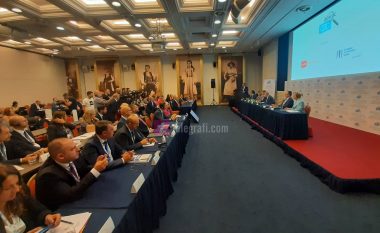 Mbahet Samiti i Beçiqit për stabilitetin financiar dhe monetar – diskutohet për kushtet dhe rreziqet gjeopolitike të Ballkanit Perëndimor