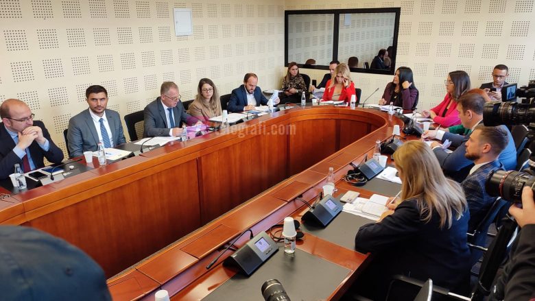Liberalizimi i vizave, Komisioni Evropian të enjten pritet t’ua shpërndajë vendeve anëtare raportin për Kosovën   