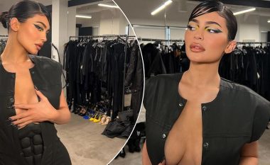 Kylie Jenner ngacmon imagjinatën në pozat me kostumin e “Batman” dhe dekoltenë e hapur