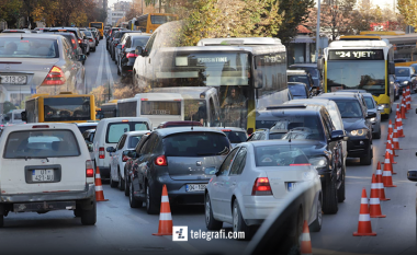 Rrëmujë në trafik – pamje nga bllokimi i kryeqytetit pas testimit të qarkores njëkahëshe