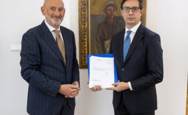 Pendarovski e mori raportin e KE-së: Është udhërrëfyes për punën e institucioneve