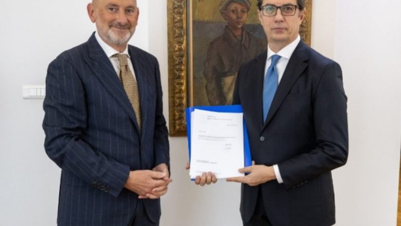 Pendarovski e mori raportin e KE-së: Është udhërrëfyes për punën e institucioneve