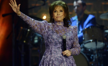 Ka ndërruar jetë Loretta Lynn, ikona e muzikës ‘country’