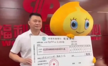 Kinezi i cili fitoi 30,386 milionë euro në lotari, thotë se nuk do t’i tregojë familjes së tij në rast se kjo i bën ata dembelë