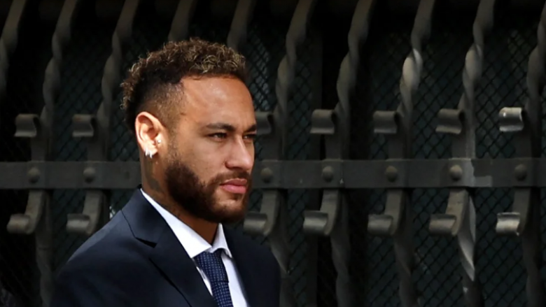 “Unë nënshkruaj atë që më thotë”, Neymar fajësoi babanë e tij në gjyq për parregullsi në transferimin te Barcelona