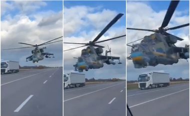 Këta pilotë kanë nerva prej çeliku – helikopteri ukrainas fluturon shumë ulët mbi autostradë për të shmangur radarët rus