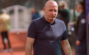 Sermaxhaj përgëzon futbollistët e tij për fitoren e thellë ndaj Trepçës ’89