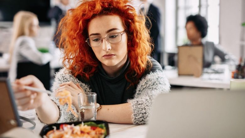 Vegjetarianët janë më depresivë se njerëzit që hanë mish, konstaton një studim