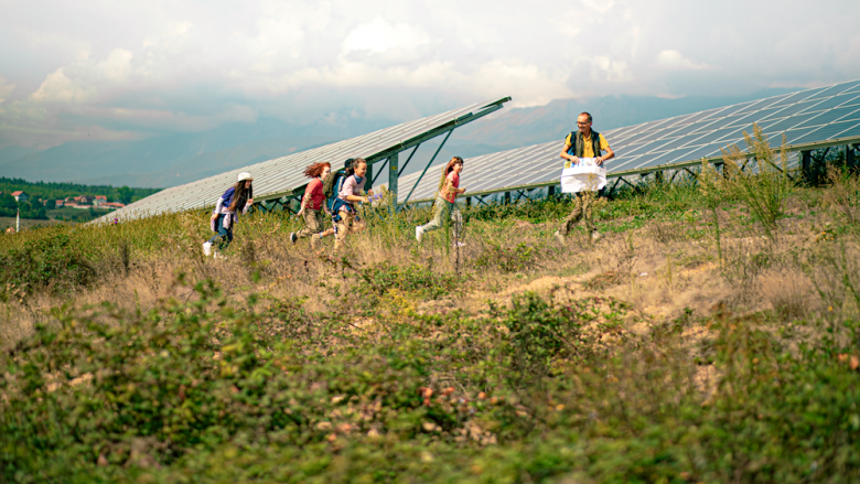 Fëmijët nuk bien në ‘grackën’ e mësuesit – habisin me njohuritë e tyre për energjinë solare