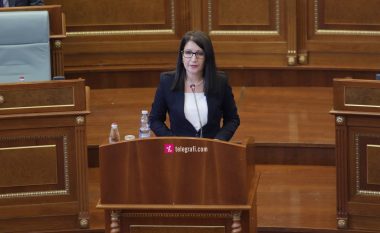 Kryeauditorja përmend në Kuvend pagesat për serbët pa shkuar në punë: Janë paguar 900 mijë euro për 199 punëtorë