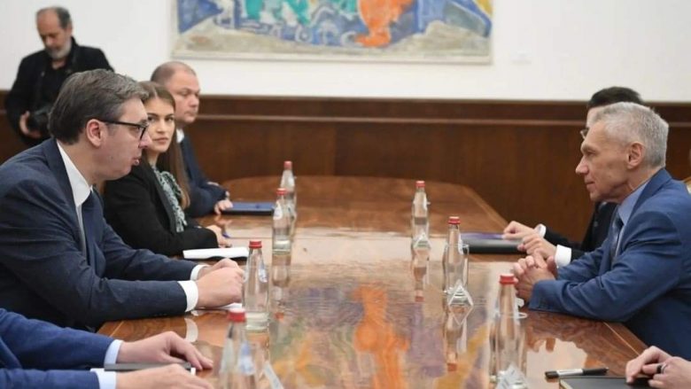 Vuçiq sërish ‘këshillohet’ me ambasadorin rus Bocan-Kharchenko në raport me Kosovën