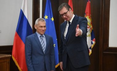 Një ditë pas formimit të Qeverisë së re serbe, Vuçiq merr udhëzime për Kosovën nga ambasadori rus në Beograd
