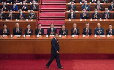 Xi i Kinës fiton mandatin e tretë, mbush ekipin drejtues me besnikë të tij
