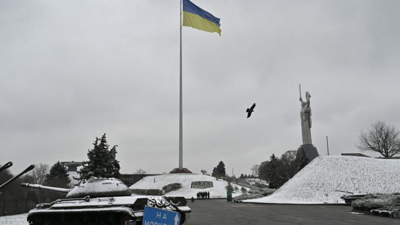 Negocimi me Moskën do të ishte kapitullim – thotë këshilltari kryesor i Presidencës së Ukrainës