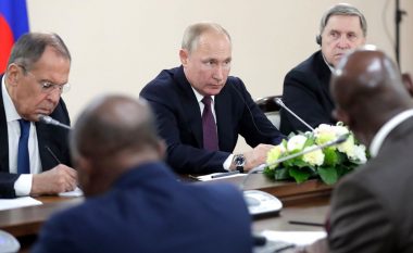 Vladimir Putin ka mbi 14 miliardë euro në shtetin afrikan në rast se i duhet të largohet nga Moska
