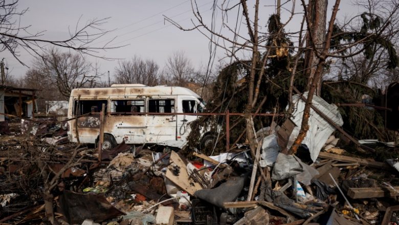 Pas çlirimit të Khersonit, ukrainasit futen në bazën ajrore që e kishin përdorur rusët – nuk ka objekt që nuk është shkatërruar