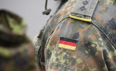 Ushtarëve gjermanë u dërgohen gabimisht uniforma me “SS”, ministria e Mbrojtjes urdhëron heqjen e etiketave