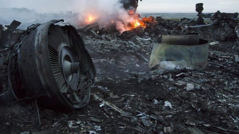 Gjykata holandeze lë fajtor tre rusët për rrëzimin e aeroplanit të Malasyia Airlines, ku humbën jetën 298 pasagjerë