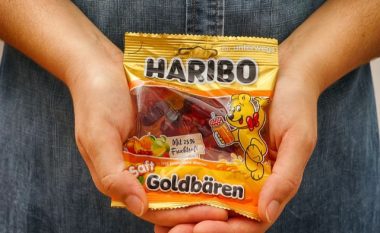 Një i ri në Gjermani gjen çekun prej 4.6 milionë euro në paketimin e bonboneve Haribo, ia kthen kompanisë – ata e “shpërblejnë”