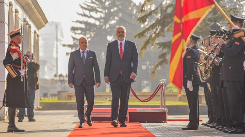 Rama pritet me nderime të larta në Shkup, zbulohen marrëveshjet që do të nënshkruhen në mes Shqipërisë dhe RMV-së