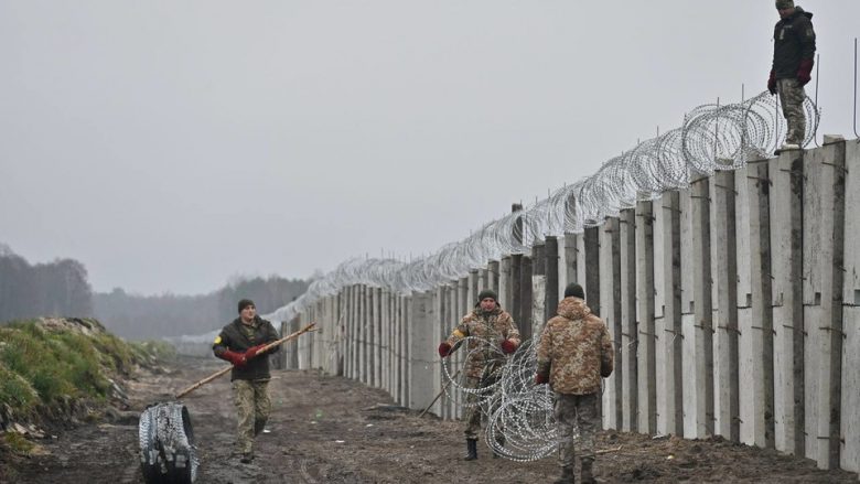 Ukraina po ndërton një gardh prej betoni në kufi me Bjellorusinë