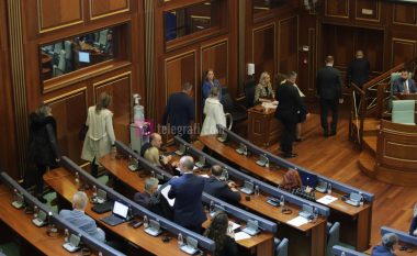 Pasi u betuan, deputetët e Listës Serbe lëshojnë seancën