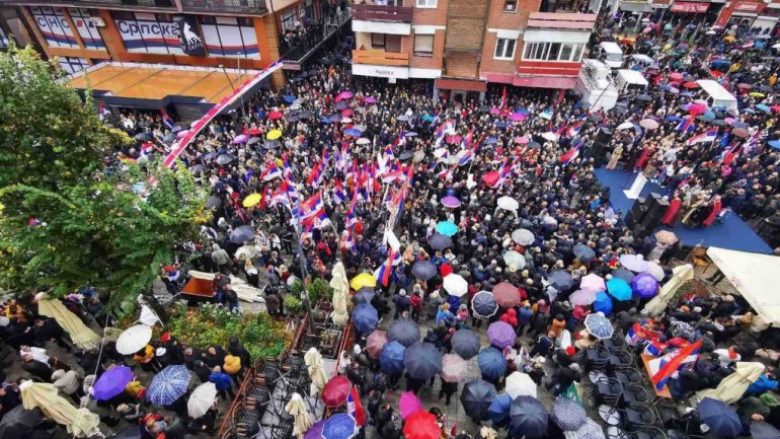 U tha se 10 mijë qytetarë morën pjesë në protestën në veri, përgënjeshtrohen mediat serbe – ishin më pak se 1 mijë