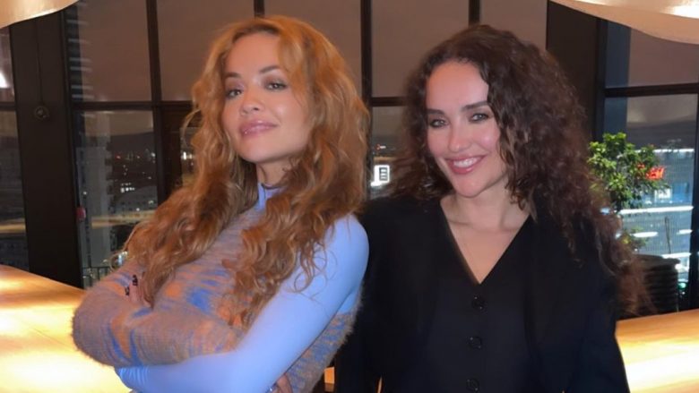 Rita Ora dhe motra e saj duken senzacionale teksa pozojnë së bashku në Instagram