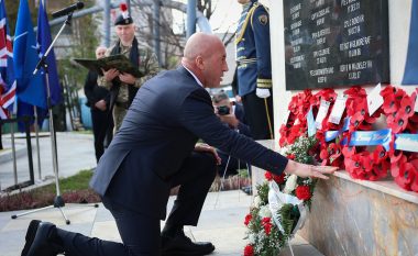 Haradinaj nderon luftëtarët britanikë të rënë gjatë shërbimit në Kosovë