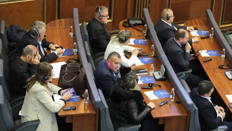 Pa paralajmërim, Lista Serbe kthehet në Kuvend – këta janë deputetët e rinj
