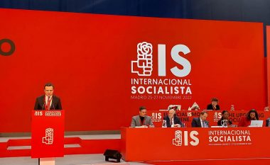 Fjalimi i Kurtit në Internacionalen e Socialistëve në Spanjë, Çeku: Borrell e duartrokiti ngrohtësisht