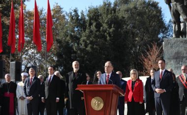 Ngrihet flamuri kombëtar në Vlorë, Begaj: Shqipëria ka detyrim kushtetues për fuqizimin e faktorit shqiptar në rajon