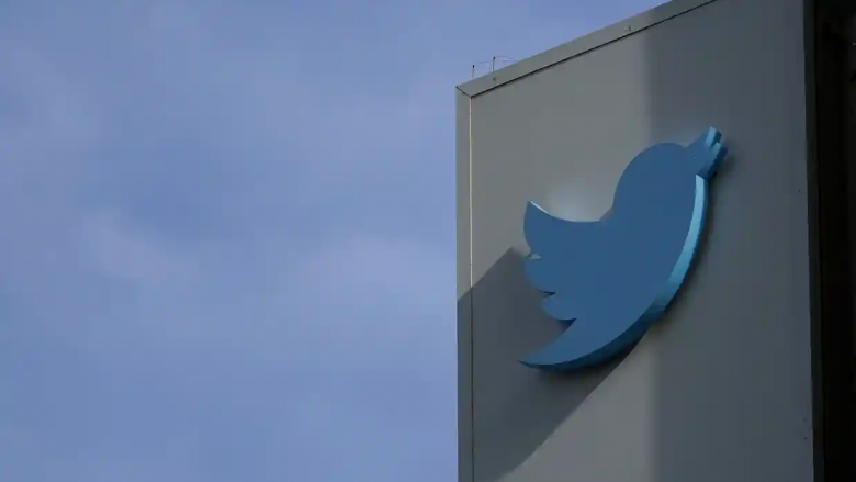Përdoruesve të Twitter u kërkohet që të arkivojnë mesazhet mes thashethemeve për kolapsin e rrjetit social