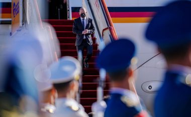 Scholz mbërrin në Pekin – vizita e parë e një lideri të një vendi të G7 në tri vitet e fundit