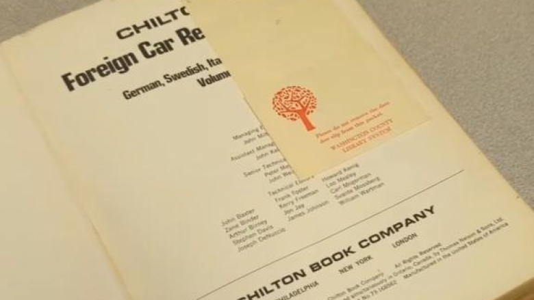 Manuali për riparimin e makinave u kthye në bibliotekën e Minesotës 47 vjet më vonë