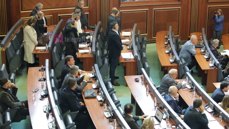 Mediat në Serbi shkruajnë për kthimin e deputetëve nga Lista Serbe në Kuvend – u betuan se do ta ruajnë integritetin territorial të Kosovës