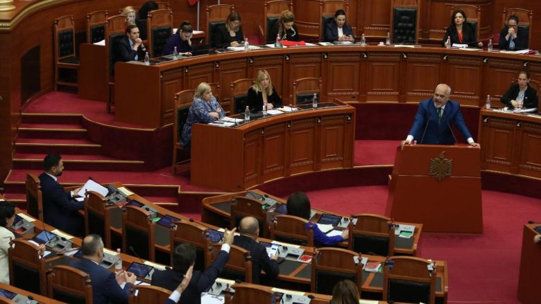 Kuvendi i Shqipërisë mban sot seancë të posaçme për dënimin e sulmit terrorist në Kosovë