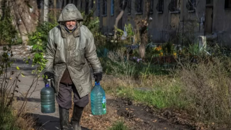 “Nëse nuk vdisni nga uria, do të ngrini nga i ftohti” – thirrja e autoriteteve ndaj banorëve të qytetit Avdiivka në Ukrainë