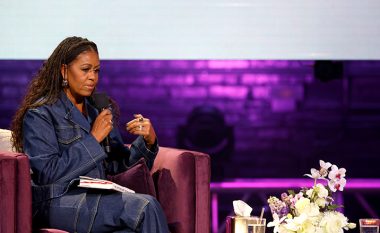 Michelle Obama zbulon pse s’është shfaqur kurrë me flokët e saj natyralë, kur ishte ‘Zonja e Parë’