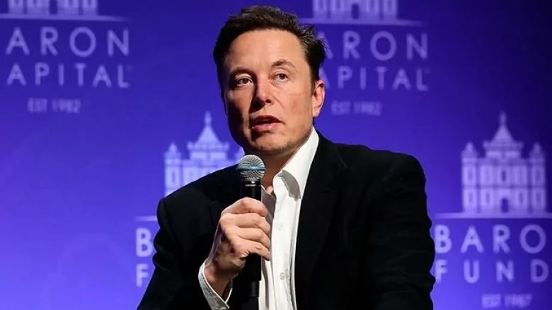 Elon Musk mbron pushimet masive të punëtorëve nga Twitter, pretendon se kompania humb 4 milionë dollarë në ditë