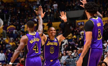 Davis me paraqitje fantastike, Lakers marrin fitoren e katërt