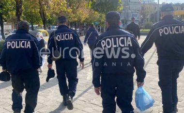Pak orë para protestës – Policia në Tiranë me gaz-maska