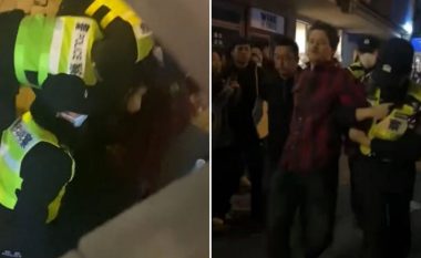 ‘Telefononi konsullatën’: Momenti kur gazetari i BBC-së që mbulonte protestat masive arrestohet dhe trajtohet në mënyrë agresive nga policia kineze