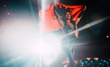 Dua Lipa për koncertin në Tiranë: Rreth 200 mijë njerëz, shfaqja më e madhe ndonjëherë