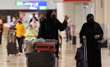 Turistët indianë me një emër të vetëm nuk mund të fluturojnë drejt Emirateve të Bashkuara Arabe