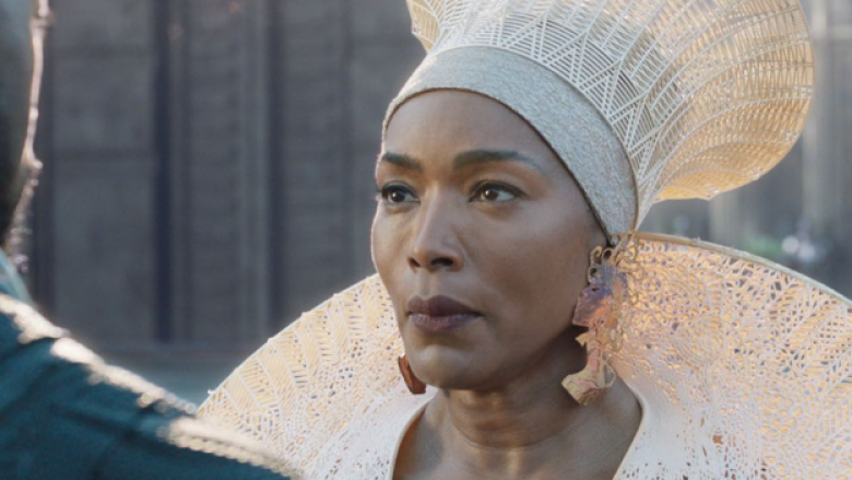 Angela Bassett e “Wakanda Forever” mund të bëhet aktorja e parë e nominuar për “Oscar” nga Marvel Cinematic Universe